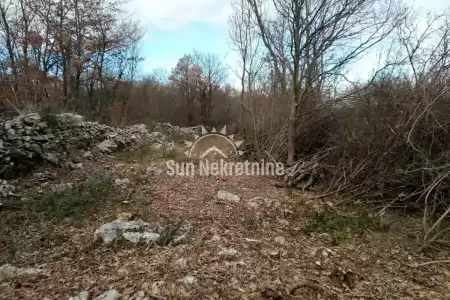 LABIN, ISTRIA, TERRENO EDIFICABILE VICINO AL CENTRO CITTÀ