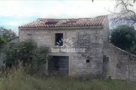 MANJADVORCI, ISTRIA, freistehendes Haus zur Renovierung