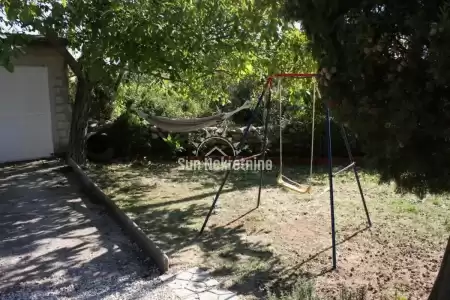 LABIN, ISTRIEN, HAUS MIT GROSSEM GARTEN