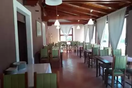 VOZILICI, ISTRIEN, WOHNUNGSHAUS MIT RESTAURANT, CCA. 3 km zum Meer