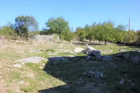 LABIN, ISTRIA, CASA CON AMPIO GIARDINO