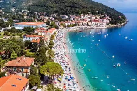 MOŠĆENICE, CASA NEL CENTRO STORICO CON VISTA MARE