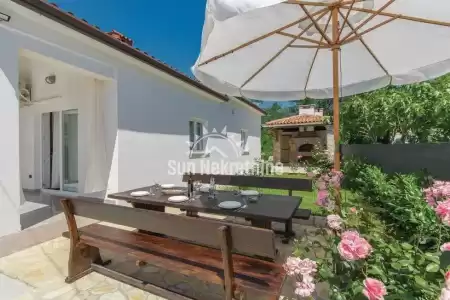 LABIN, ISTRIA, HOUSE WITH POOL NEAR THE CITY IN A QUIET LOCATION