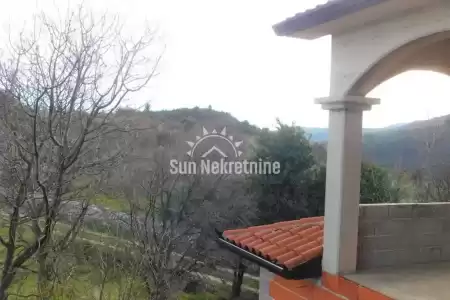 RABAC, ISTRIA, ROH BAU HAUS IN DER NÄHE VON RABAC IN DER NÄHE DES MEERES