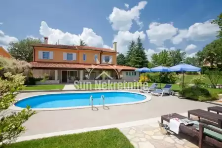 Labin, Istria, casa con piscina vicino al centro città