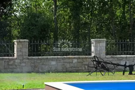 LABIN, ISTRIA, BELLA CASA FAMIGLIARE CON PISCINA