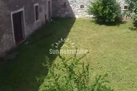 ZMINJ, ISTRIA, TWO HOUSES IN A GREAT LOCATION