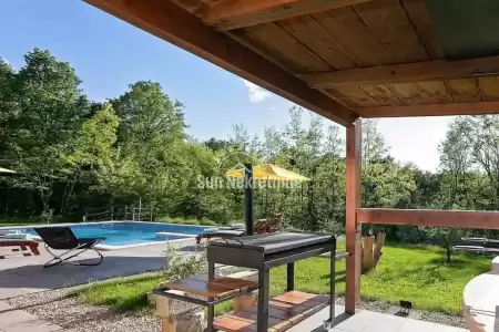 ALBONA, ISTRIA, MODERNA VILLA SOLA CON GIARDINO 10.000 M2