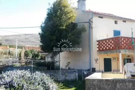 TRGET, ISTRIA, HOUSE IN THE SURROUNDINGS WITH SEA VIEW