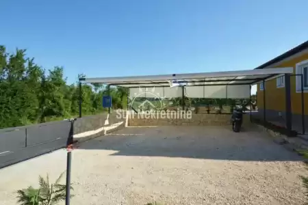 Labin, Istria, bella casa al piano terra con piscina e cucina estiva