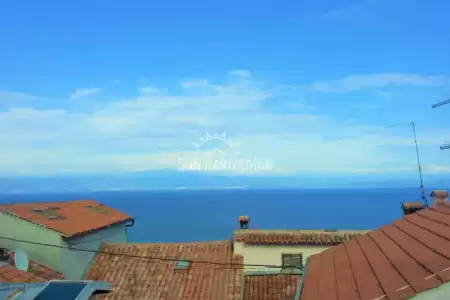 MOŠĆENICE, HOUSE IN THE OLD TOWN CENTER WITH SEA VIEW