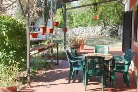 LABIN, ISTRIA, CASA CON AMPIO GIARDINO