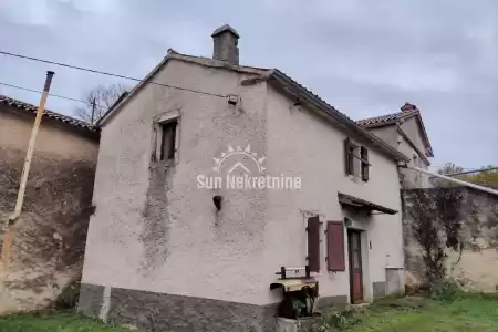 BARBAN, ISTRIA, STONE HOUSE IN A QUIET VILLAGE