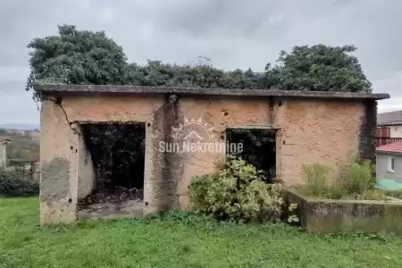 BARBAN, ISTRIEN, STEINHAUS IN EINEM RUHIGEN DORF