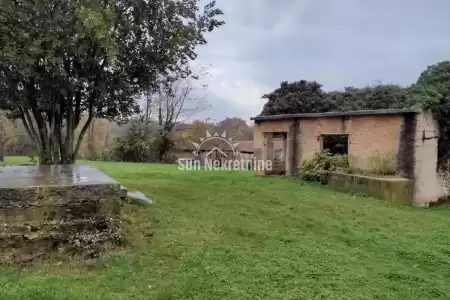 BARBAN, ISTRIA, CASA IN PIETRA IN UN VILLAGGIO TRANQUILLO