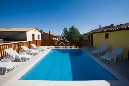 CENTRAL ISTRIA, TRADITIONAL ISTRIAN STONE HOUSE WITH POOL