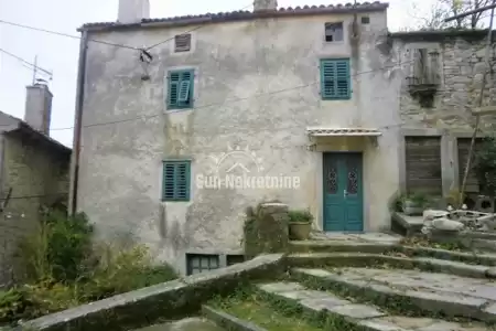 LABIN, ISTRIA, STONE HOUSE IN THE OLD TOWN
