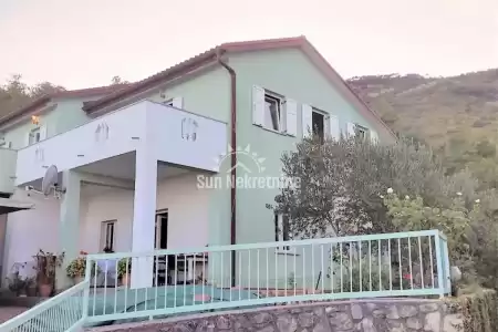 BRSEČ, APARTMANSKA KUĆA SA FANTASTIČNIM POGLEDOM NA MORE