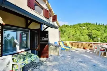 BRSEČ, APARTMANSKA KUĆA U BLIZINI MORA