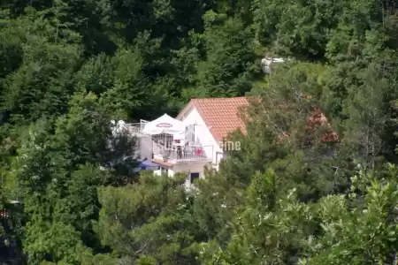 BRSEČ, DETACHED HOUSE NEAR THE BEACH