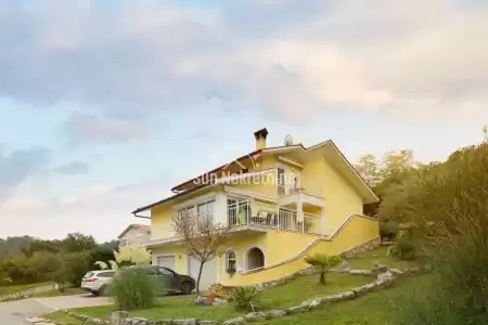 LABIN, ISTRIA, CASA CON BELLA VISTA SULLA CITTA '