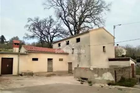 SVETA KATARINA, PIĆAN, ISTRIA, CASA CON PROPRIETA' RURALE E VISTA PANORAMICA