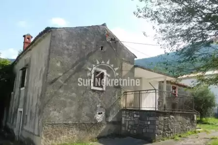 VOZILICI, ISTRIA, STONE HOUSE UNDER UCKA