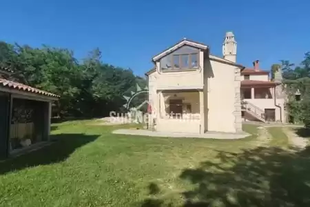 KRŠAN, ISTRIA, CASA IN PIETRA D'ISTRIA IN FASE DI AGGIORNAMENTO