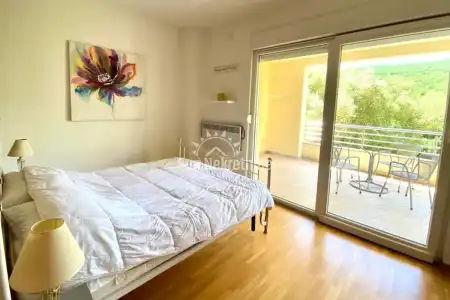LABIN, ISTRIA, TWO-LEVEL APARTMENT, 2 KM FROM THE SEA