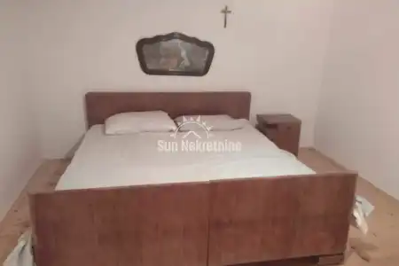 LABIN, ISTRA, DVOJNA KAMENA KUĆA S U BLIZINI MORA, PRILIKA !