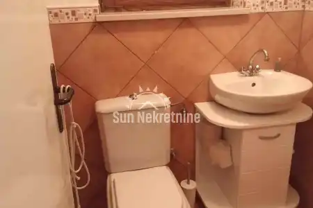 LABIN, ISTRA, DVOJNA KAMENA KUĆA S U BLIZINI MORA, PRILIKA !