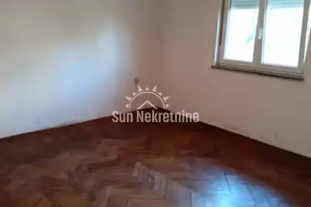 LABIN, ISTRIA, ONE-ROOM APARTMENT FOR RENOVATION