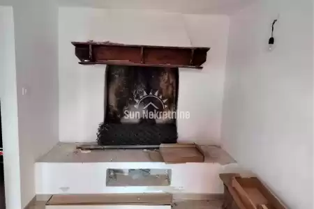 LABIN, ISTRIEN, STEINHAUS MIT KAMIN