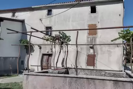 LABIN, ISTRIEN, STEINHAUS ZUR ANPASSUNG, 3 KM VOM STADTZENTRUM