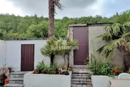 LABIN, ISTRIA, STONE HOUSE WITH AUXILIARY BUILDING AND GARAGE