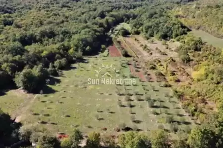 LABIN, ISTRIA, CASA IN PIETRA DA RICOSTRUIRE NEI DINTORNI CON UNA PROPRIETA' DI 20.000 M2