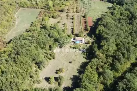 LABIN, ISTRIA, CASA IN PIETRA DA RICOSTRUIRE NEI DINTORNI CON UNA PROPRIETA' DI 20.000 M2