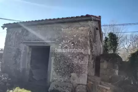 ALBONA, ISTRIA, CASA IN PIETRA A SCHIERA DA RISTRUTTURARE