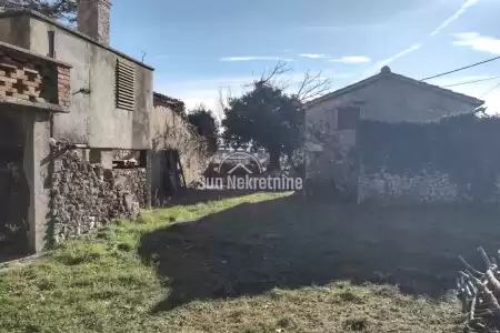 LABIN, ISTRIA, STONE HOUSE IN A ROW FOR RENOVATION