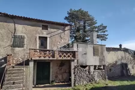 ALBONA, ISTRIA, CASA IN PIETRA A SCHIERA DA RISTRUTTURARE