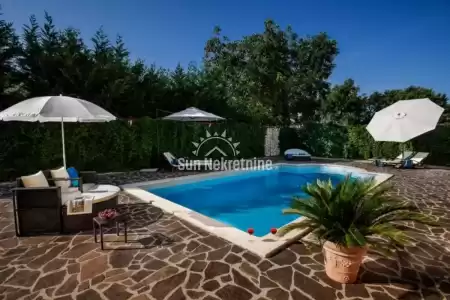 LABIN, ISTRIA, BELLISSIMA CASA CON PISCINA