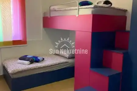 LABIN, ISTRIA, CASA CON PISCINA IN POSIZIONE TRANQUILLA