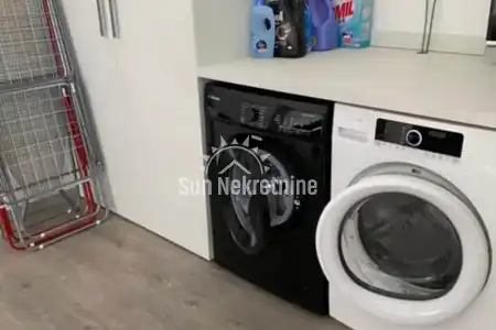 LABIN, ISTRIA, CASA CON PISCINA IN POSIZIONE TRANQUILLA