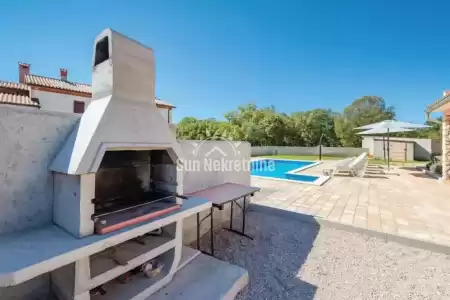 KRŠAN, ISTRIA, DETACHED HOUSE WITH POOL IN THE SURROUNDINGS