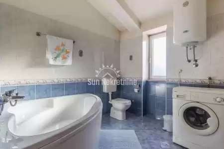 KRŠAN, ISTRIA, CASA INDIPENDENTE CON PISCINA NEI DINTORNI