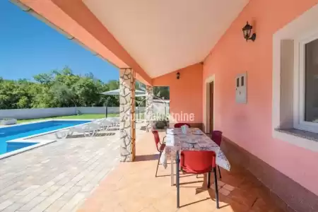 KRŠAN, ISTRIA, DETACHED HOUSE WITH POOL IN THE SURROUNDINGS