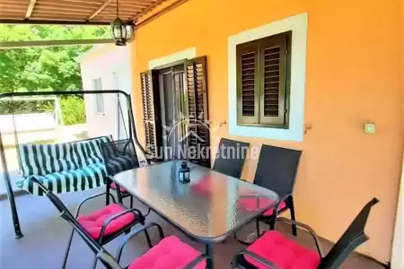 LABIN, ISTRIA, HOUSE WITH A LARGE YARD, SURROUNDED BY GREENERY