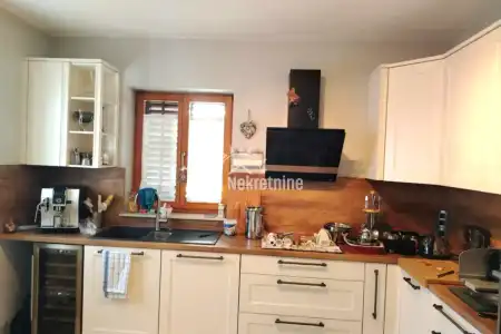 LABIN, ISTRIA, HOUSE NEAR THE CITY CENTER, READY TO MOVE IN INIMMEDIATELY