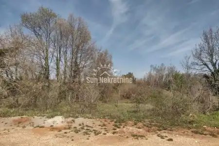 LABIN, ISTRIA, HOUSE UNDER CONSTRUCTION IN A QUIET LOCATION