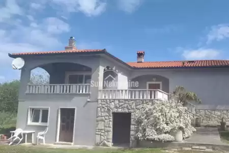 LABIN, ISTRA, SAMOSTOJEĆA KUĆA NA ODLIČNOJ LOKACIJI